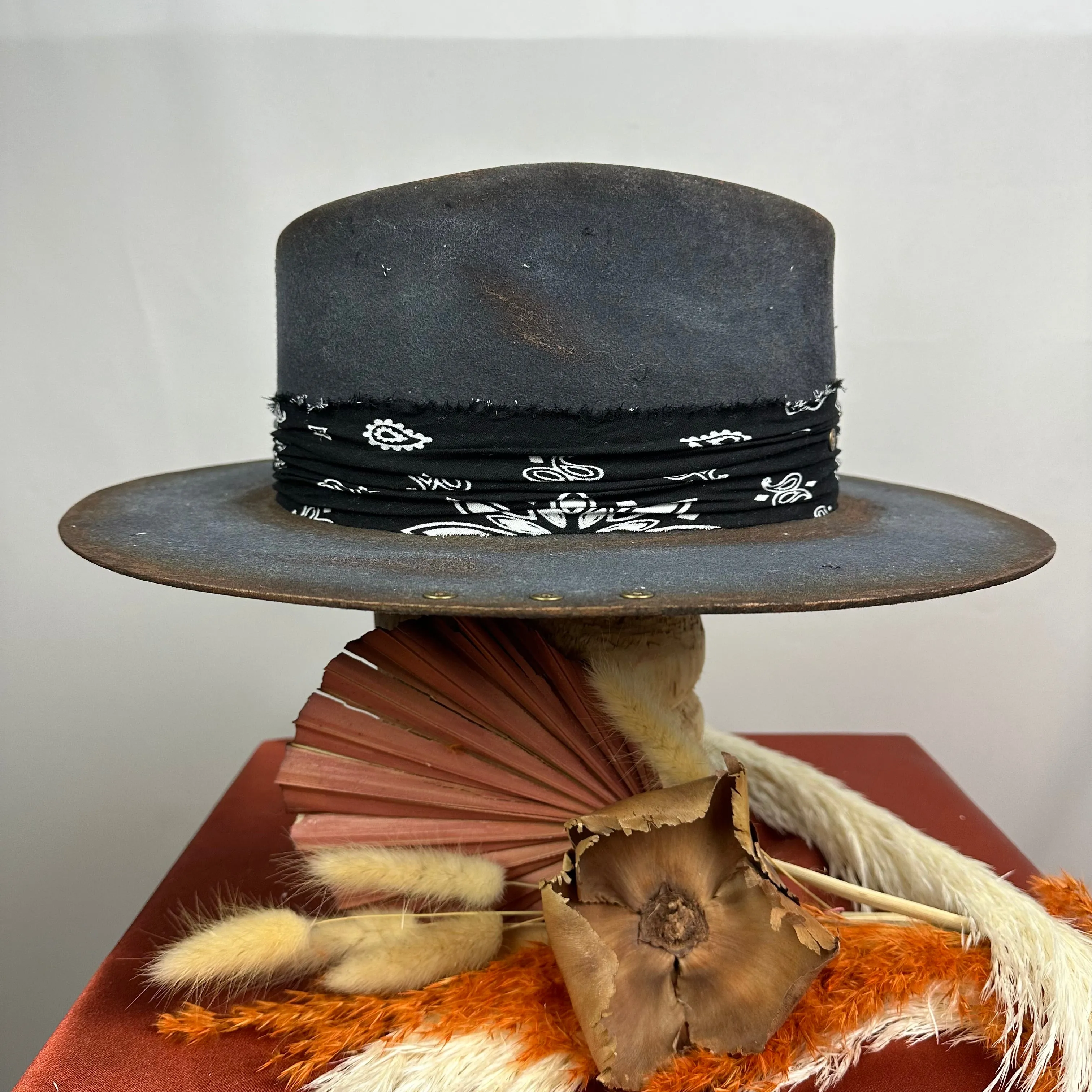 Distressed Fedora Black Short Brim