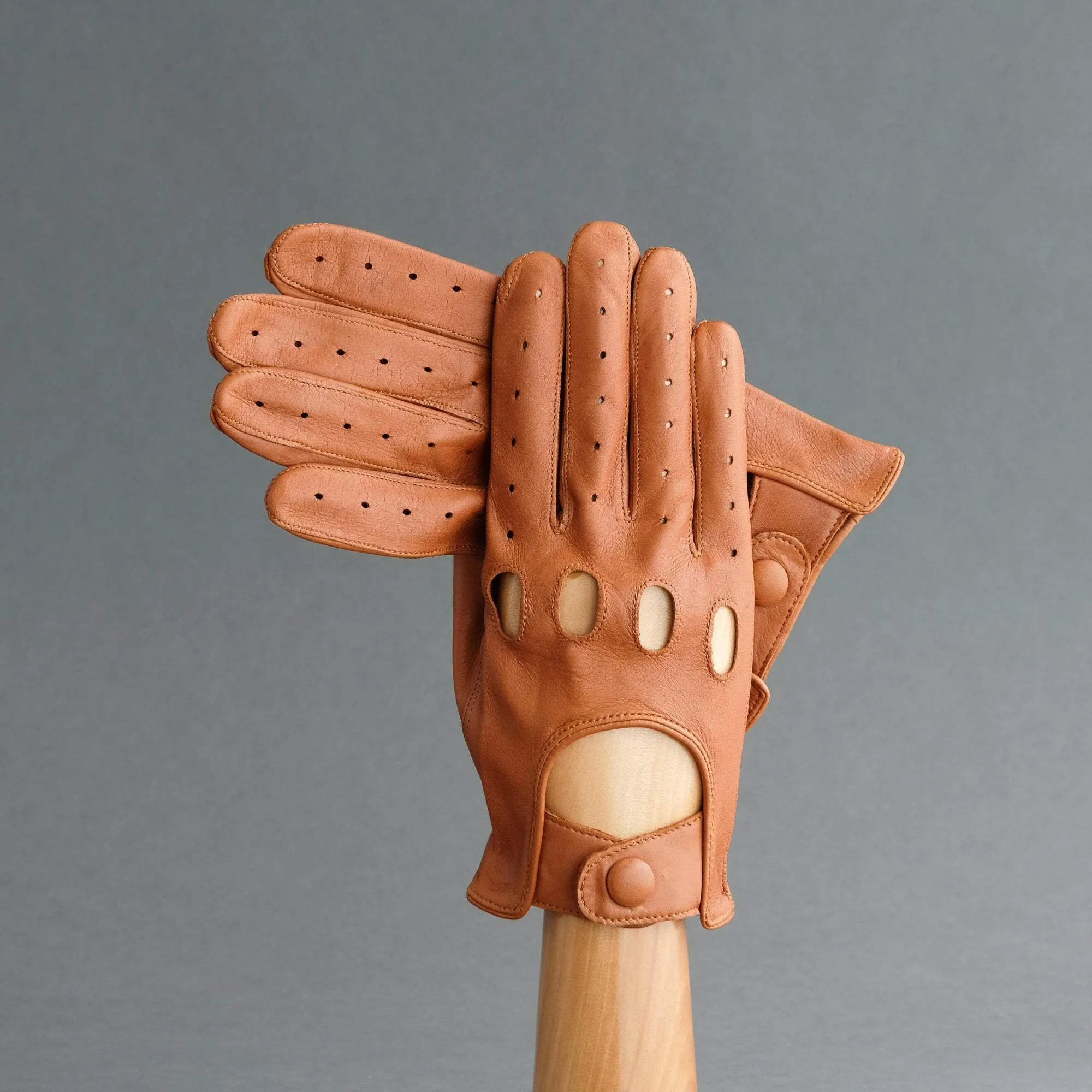 Gentlemen's Driving Gloves from Fauve Deerskin