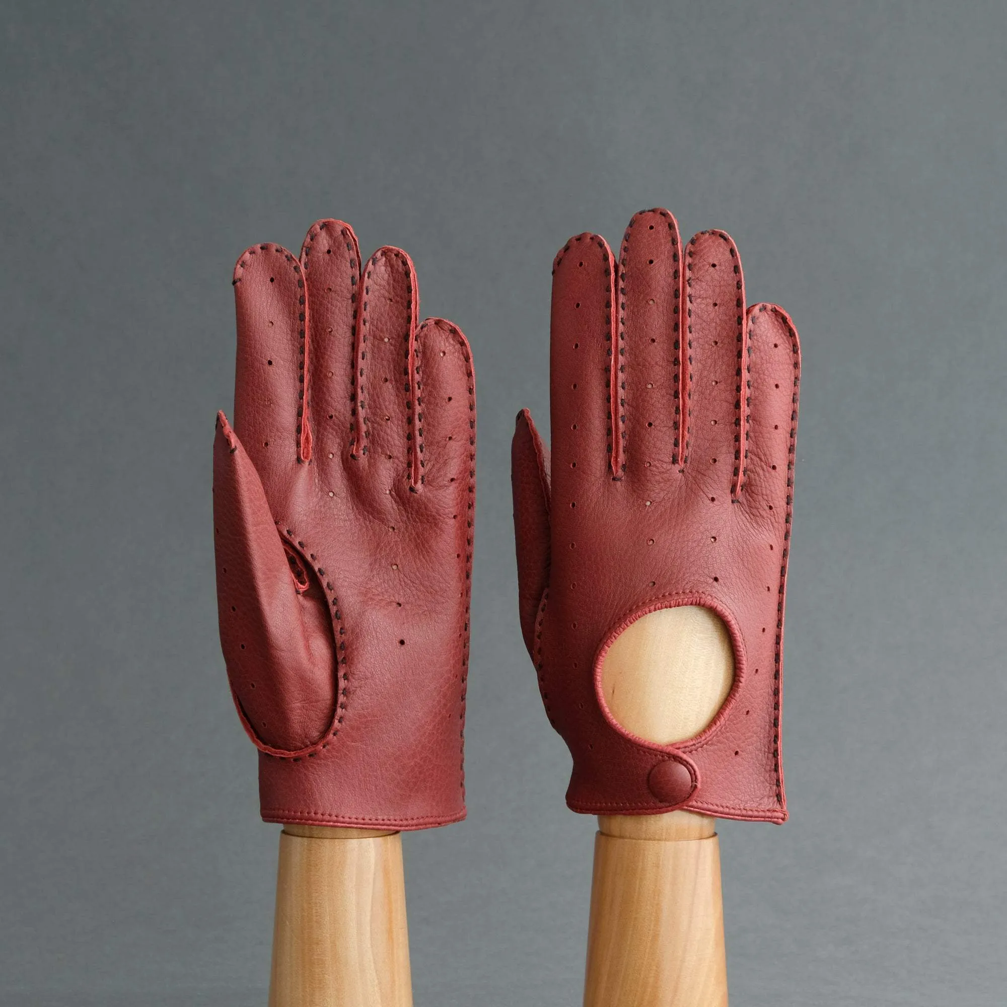 Gentlemen's Unlined Driving Gloves from Red Deerskin